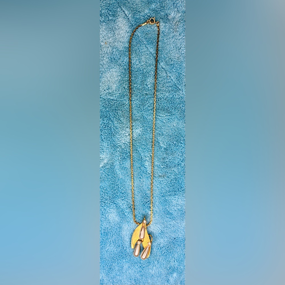 Estate Sale Vintage Elegant Gold Pendant Necklace “pearls & diamonds” (faux)